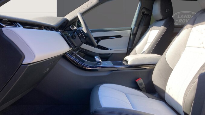 Land Rover Range Rover Evoque 1.5 P270e Edition 5dr Auto Hatchback - Image 3